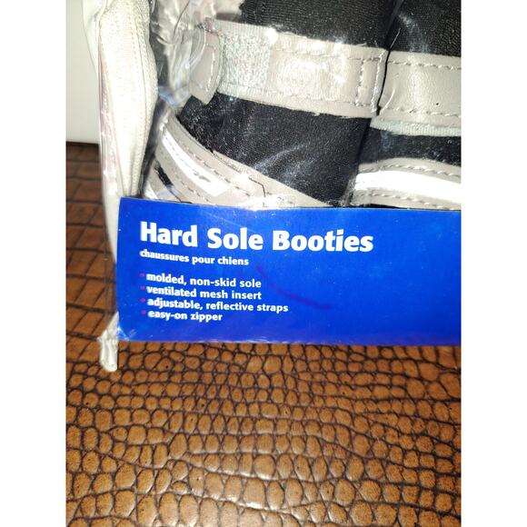 NEW - Top Paw Hard Rubber Sole Dog Booties with Reflective Straps Medium - Picture 2 of 7